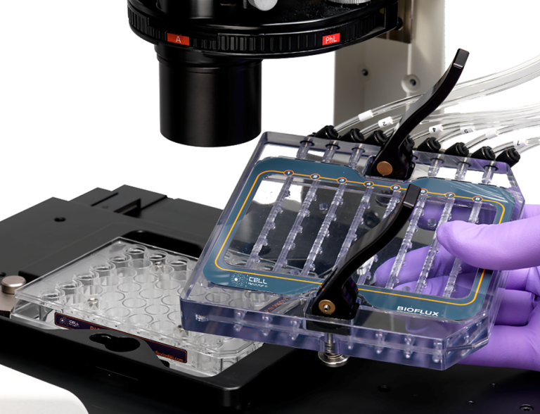 BioFlux 1000Z interface and microscope